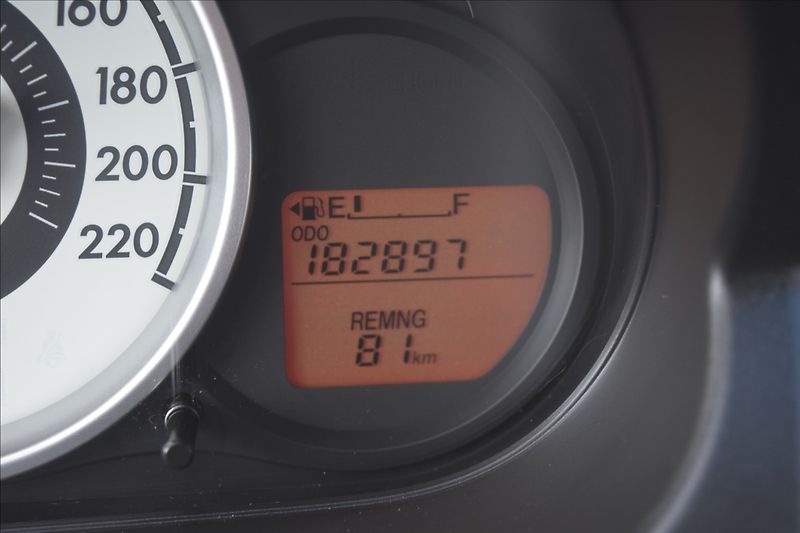 Mazda 2 1,5 MZR 76KW ALU KLIMA - fotka 30 z 38