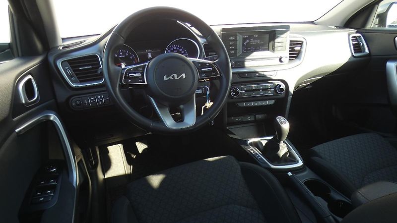 Kia Ceed 1.5 T-GDI 118kW SPIN - fotka 5 z 22