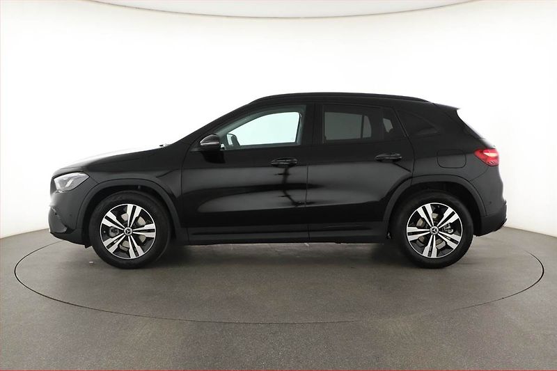 Mercedes-Benz GLA (2025) 200, PROGRESSIVE, DPH - fotka 3 z 29