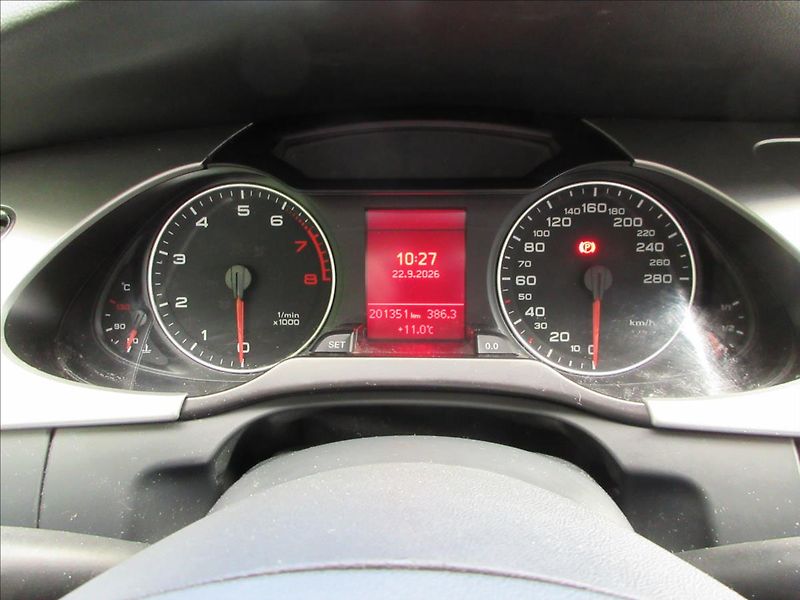 Audi A4 1,8 TFSi 88Kw, Xenon, VADA MOT - fotka 17 z 21