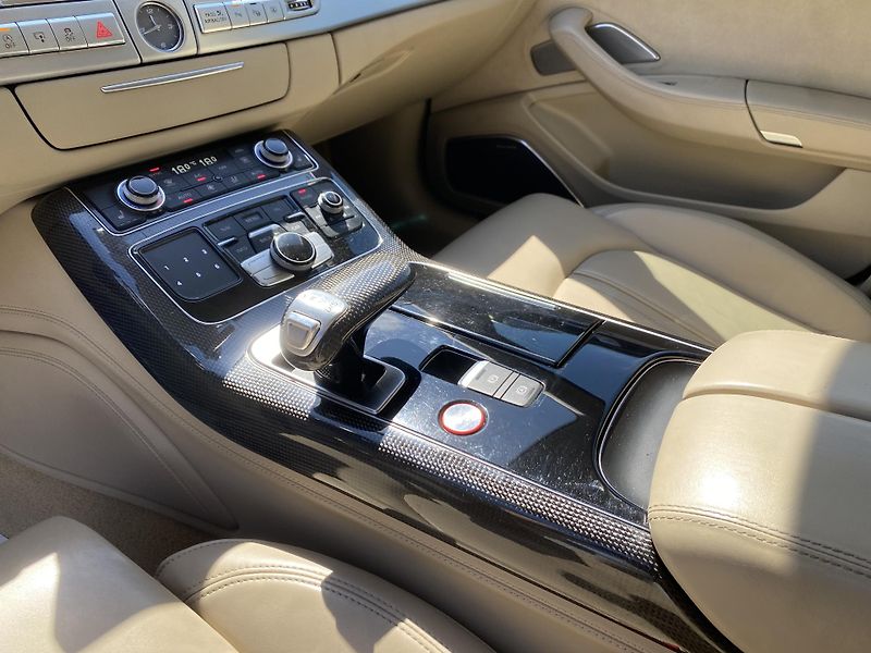 Audi A8 S8 4.0i V8 520PS CZ DPH EXTRA! - fotka 103 z 176
