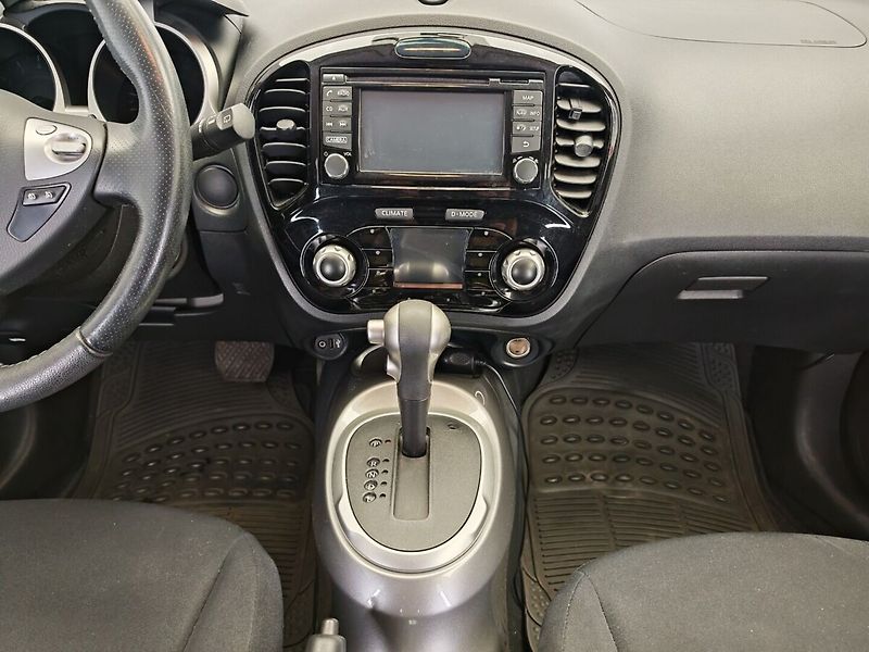 Nissan Juke 1.6 Acenta Automat - fotka 10 z 33
