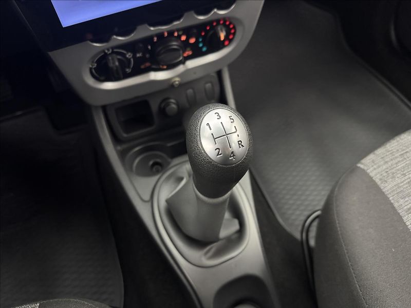 Dacia Duster 1,6 i 77kW AC LED TAŽNÉ KAMERA - fotka 19 z 33