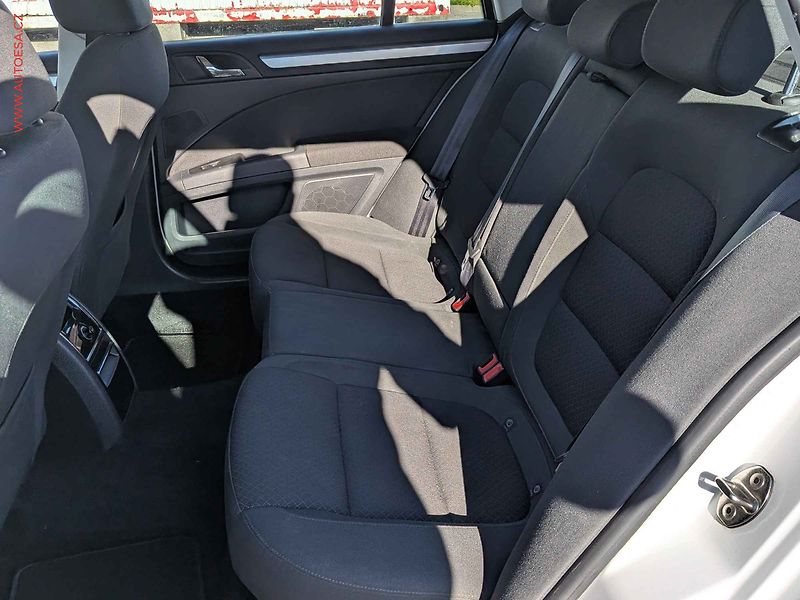 Škoda Superb (2015) 2.0TDi 4x4, ČR, DSG, xenon - fotka 10 z 18