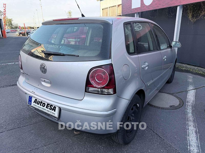 Volkswagen Polo (2006) 1.2i, ČR - fotka 2 z 3