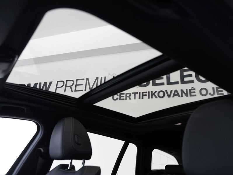 BMW Řada 3 M340i xDrive Touring - fotka 22 z 23