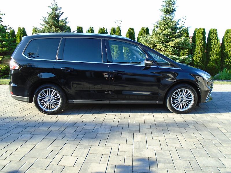 Ford Galaxy 2.5 Duratec FHEV Vignale 7Míst - fotka 8 z 47