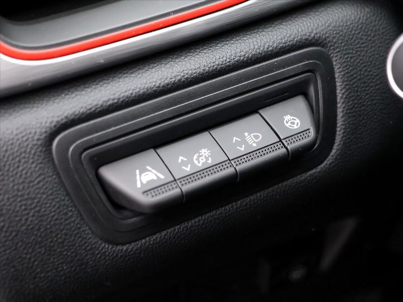 Renault Captur 1,0 TCe 74kW CZ Intens 1.Maj. - fotka 17 z 33