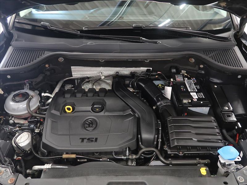 Škoda Karoq 1,5 TSI STYLE 1. majitel TOP - fotka 9 z 40