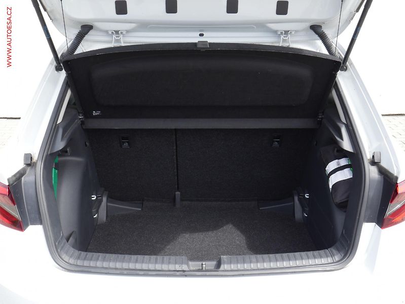 Škoda Fabia (2022) 1.0TSI, 1.maj,ČR, Style, LED - fotka 7 z 20