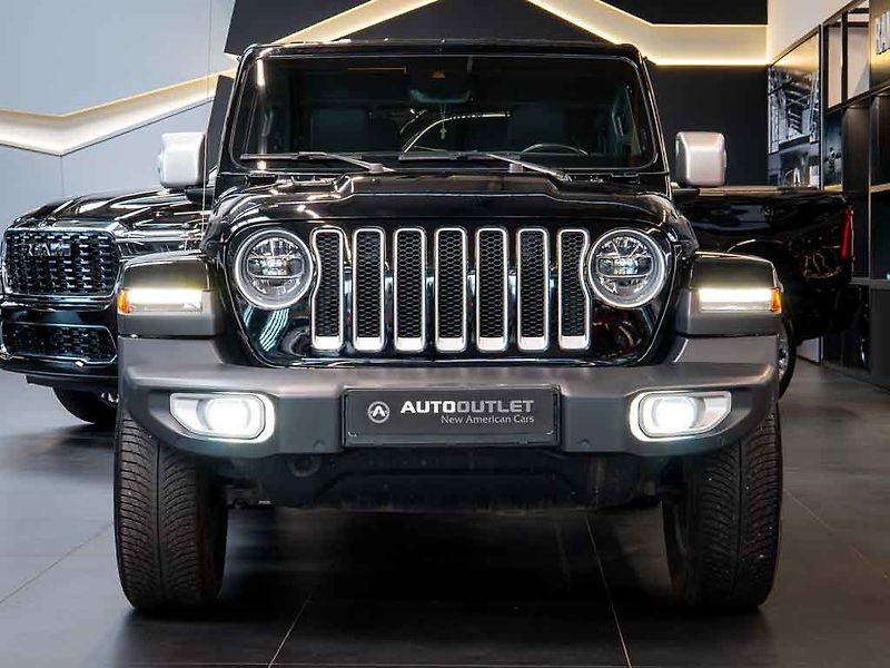Jeep Wrangler (2021) 2.0 Sahara Overland - fotka 12 z 36
