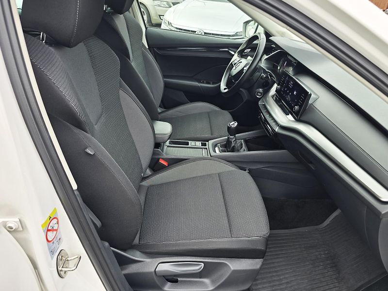Škoda Octavia 2.0TDI 85KW AMB+ 1MAJ NEHAR ČR - fotka 19 z 35