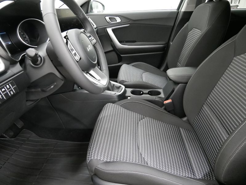 Kia Ceed - fotka 11 z 23