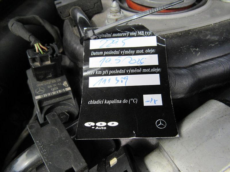 Mercedes-Benz CL 5,5 550 Elegance 285 KW - fotka 32 z 36