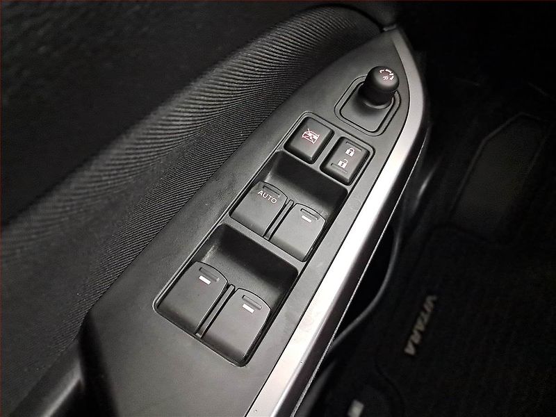 Suzuki Vitara (2022) Premium 1.4 BoosterJet - fotka 17 z 17