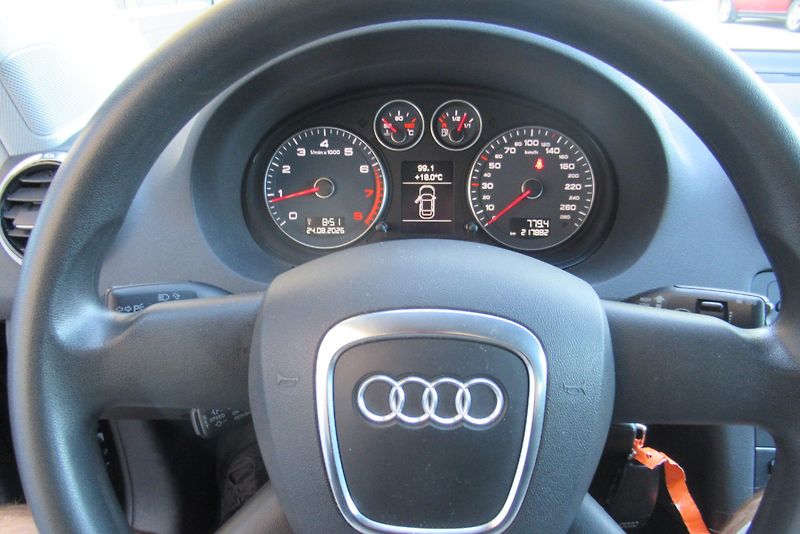 Audi A3 1.2 TFSI AUT. KLIMA - fotka 11 z 21