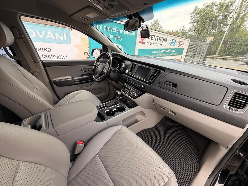Kia Carnival 2.2-9 MÍST-AUTOMAT-PREMIUM - fotka 6 z 23