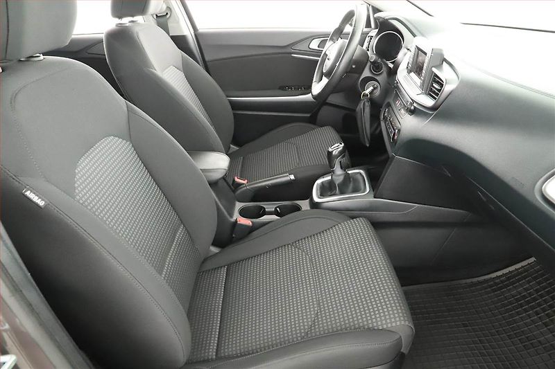 Kia Ceed (2020) 1.4 CVVT, Tempomat - fotka 7 z 16
