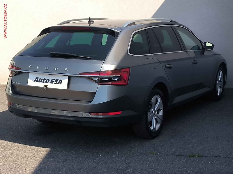 Škoda Superb (2022) 2.0 TDi, Style, DSG, LED - fotka 4 z 27