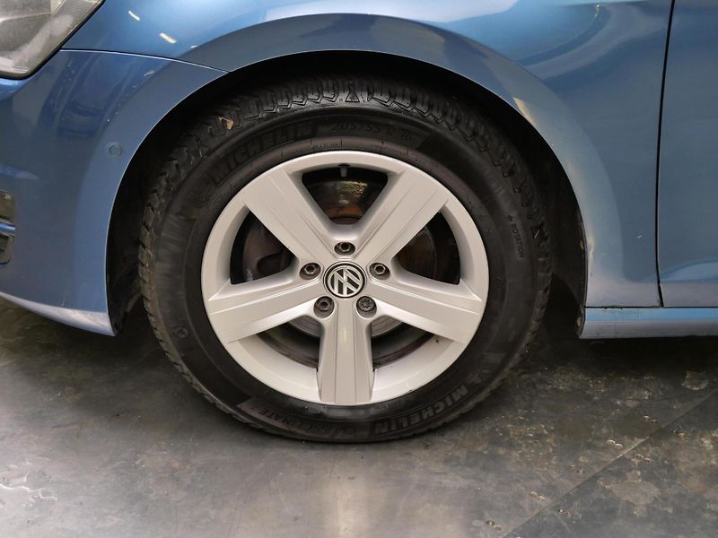 Volkswagen Golf - fotka 10 z 22