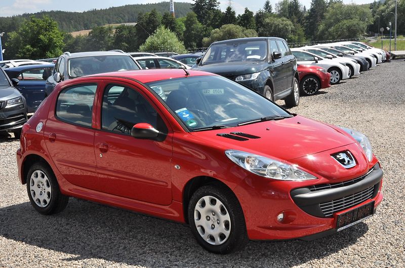Peugeot 206 + 1.1i 44kW 5dv. Klima - fotka 2 z 12