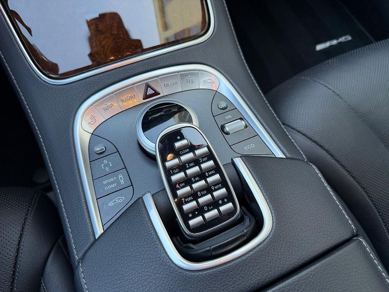 Mercedes-Benz Třídy S S500L 4-matic AMG /servis /  - fotka 32 z 36