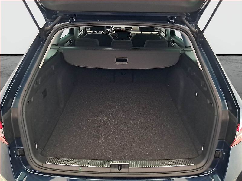 Škoda Superb (2023) Style iV 1.4 TSI PHEV - fotka 14 z 23