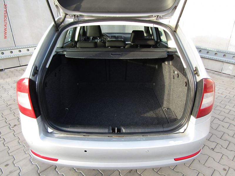 Škoda Octavia (2013) 1.6 TDi, ČR, Elegance - fotka 7 z 19