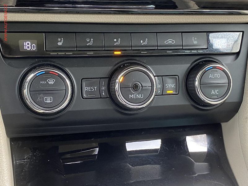 Škoda Superb (2016) 2.0TDi, L&K, DSG, panor - fotka 18 z 20