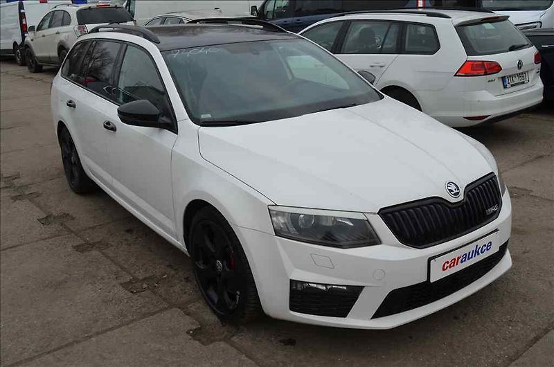 Škoda Octavia (2014) COMBI III. 2,0 TDI RS DSG - fotka 3 z 24