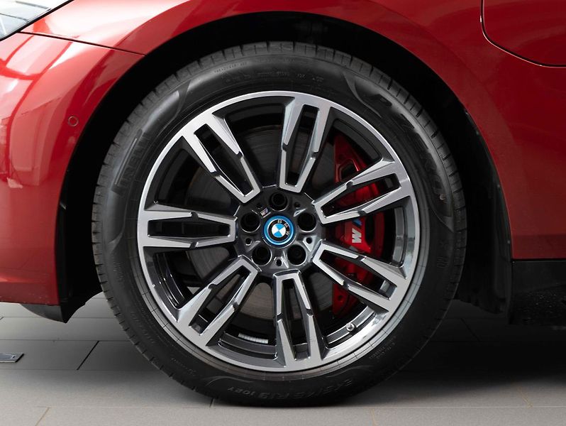 BMW Řada 5 550e xDrive - fotka 6 z 22