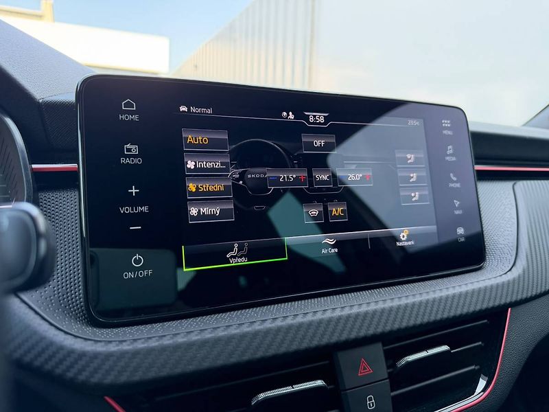 Škoda Kamiq Monte Carlo 1,0 TSI 85 kW 6° M - fotka 25 z 35