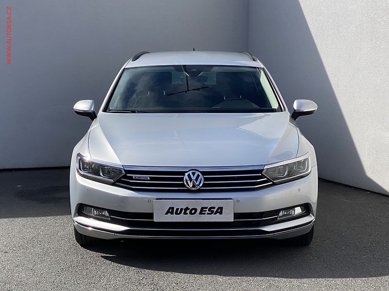 Volkswagen Passat (2018) 2.0 TDi 4x4, Comfortline, DSG - fotka 2 z 19