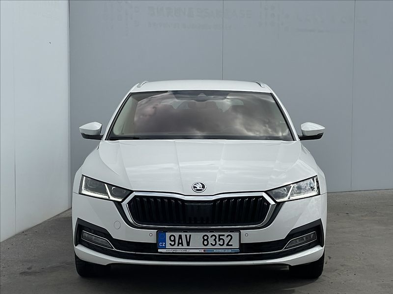 Škoda Octavia 2,0 TDI DSG Style Plus TZ+ACC - fotka 22 z 23