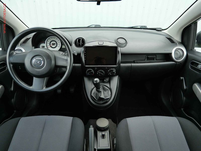 Mazda 2 (2008) 1.3 i, ČR - fotka 8 z 13
