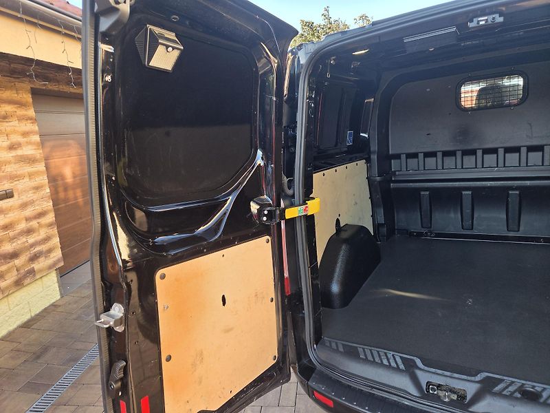 Ford Transit Custom 2.2TDCI L2 114kw 6míst - fotka 15 z 42