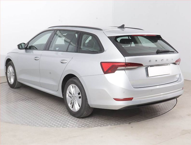 Škoda Octavia (2023) Ambition 2.0 TDI, ČR,1.maj - fotka 4 z 15