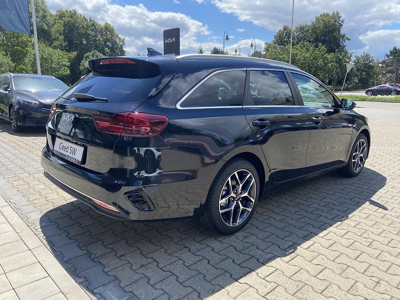Kia Ceed SW (2025) TOP Tech+Bus 
