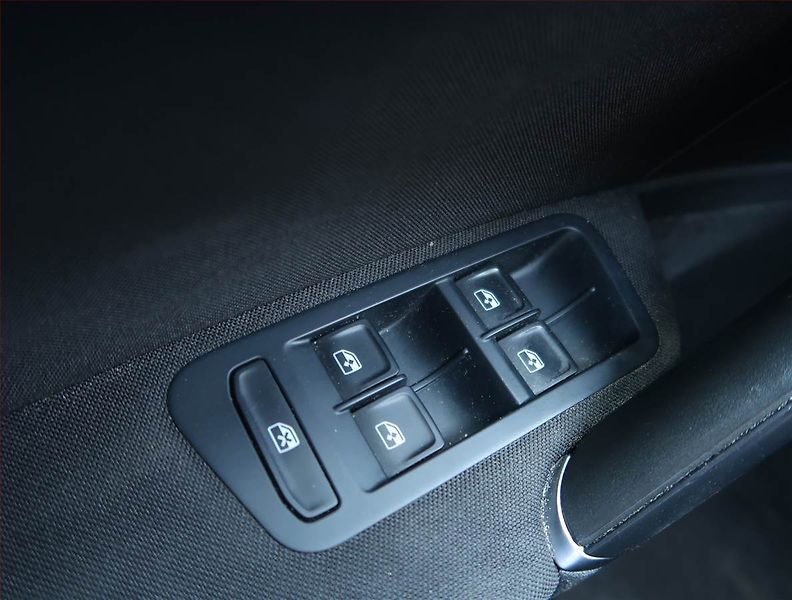 Volkswagen Golf (2019) 1.0 TSI, Tempomat - fotka 17 z 17