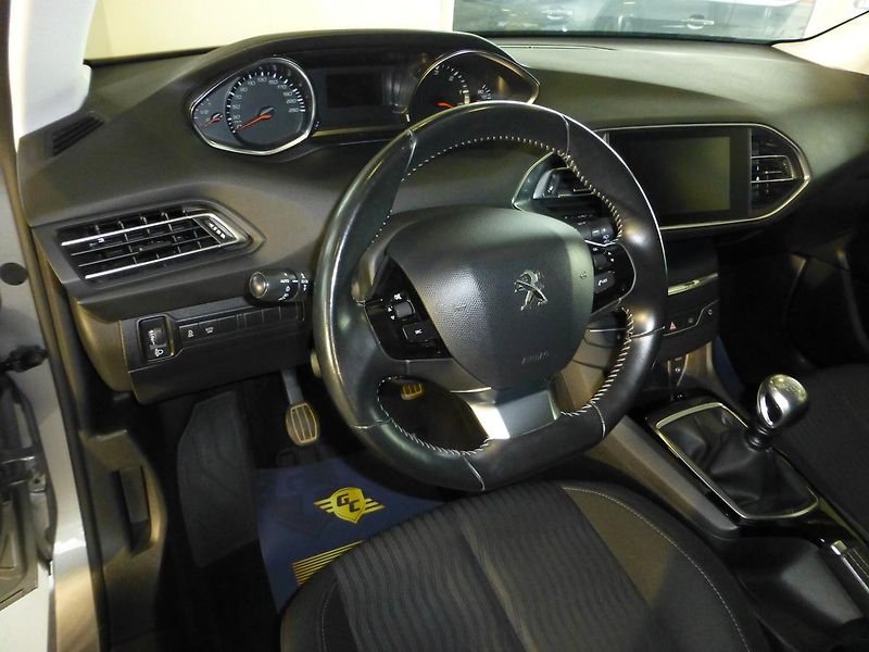 Peugeot 308 (2016) 1,6HDI*NAVIGACE.*PARKS**NEW - fotka 11 z 26