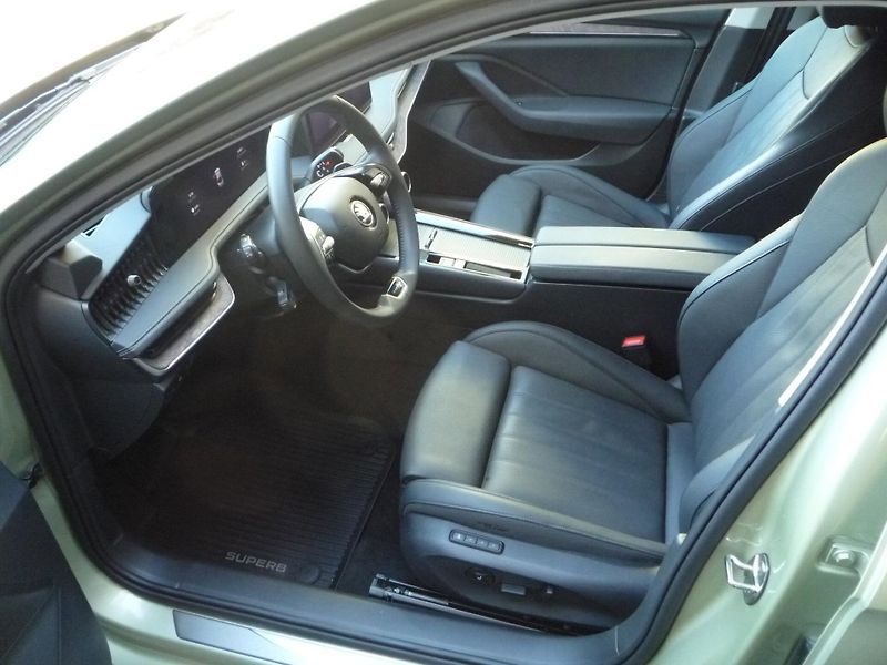 Škoda Superb (2024) 2,0TDi 110kW DSG L&K - fotka 5 z 18