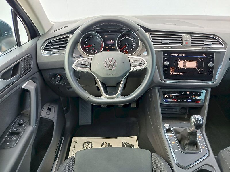 Volkswagen Tiguan (2021) 1.5 TSI 110kW LIFE - fotka 9 z 35
