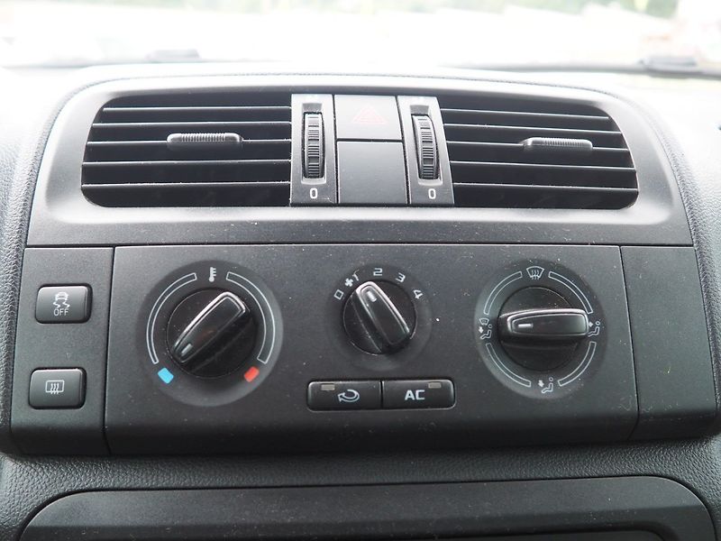 Škoda Fabia (2013) 1.4i - fotka 28 z 41