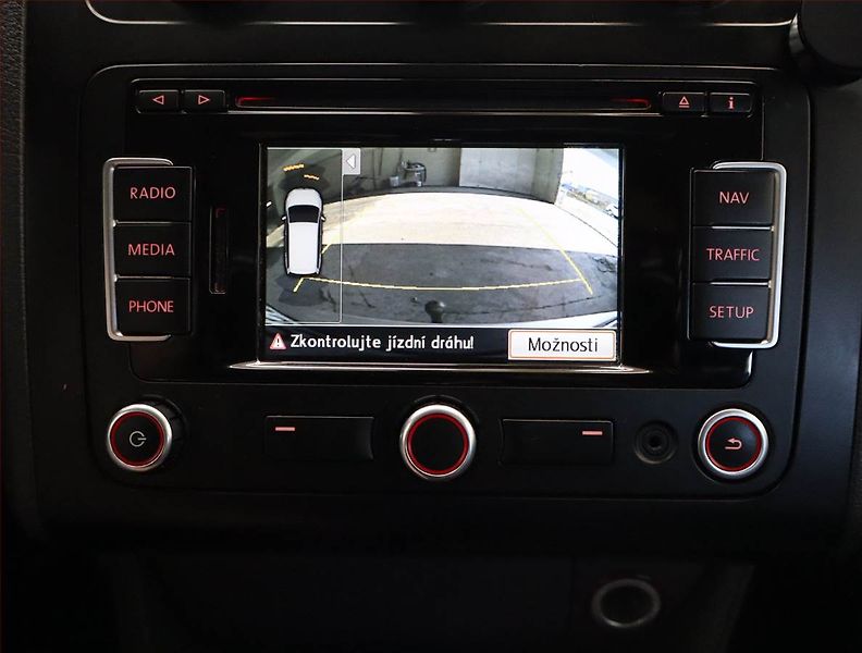 Volkswagen Touran (2013) 2.0 TDI, Navi, Tempomat - fotka 17 z 21