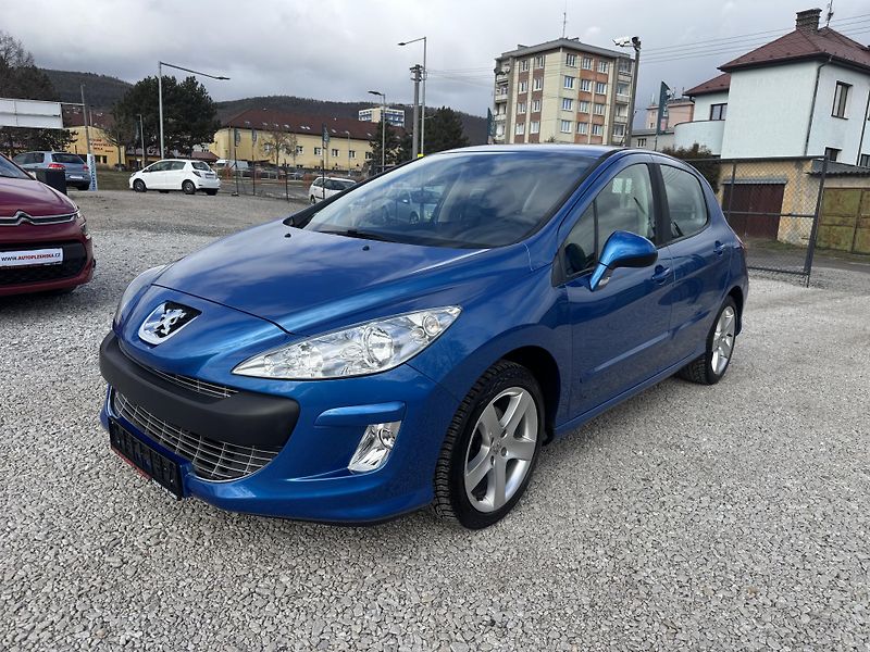 Peugeot 308 (2008) 1.6-16V,rezervace  - fotka 1 z 36