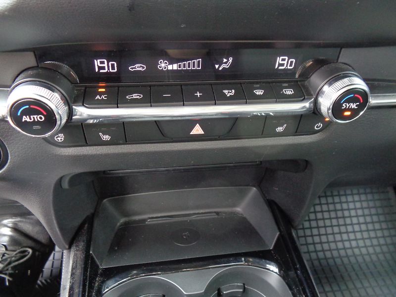 Mazda CX-30 2,5 140 PS,Center-line,Z.PNEU! - fotka 20 z 34