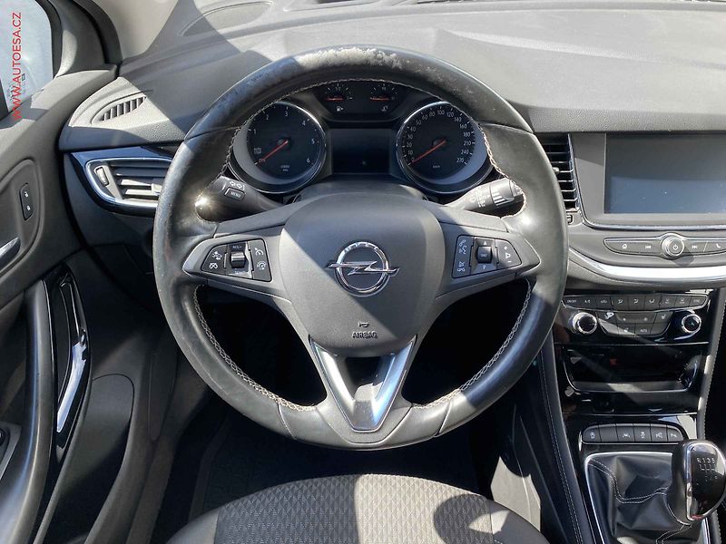 Opel Astra (2016) 1.6 CDTi, LED, kamera - fotka 11 z 17