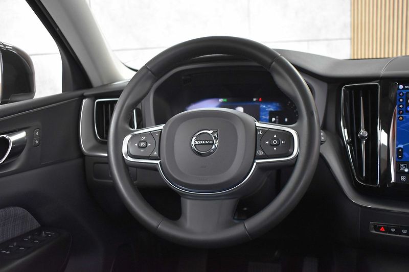 Volvo XC60 B4 CORE*KAMERA*DPH*ČR 1.MAJ* - fotka 17 z 39