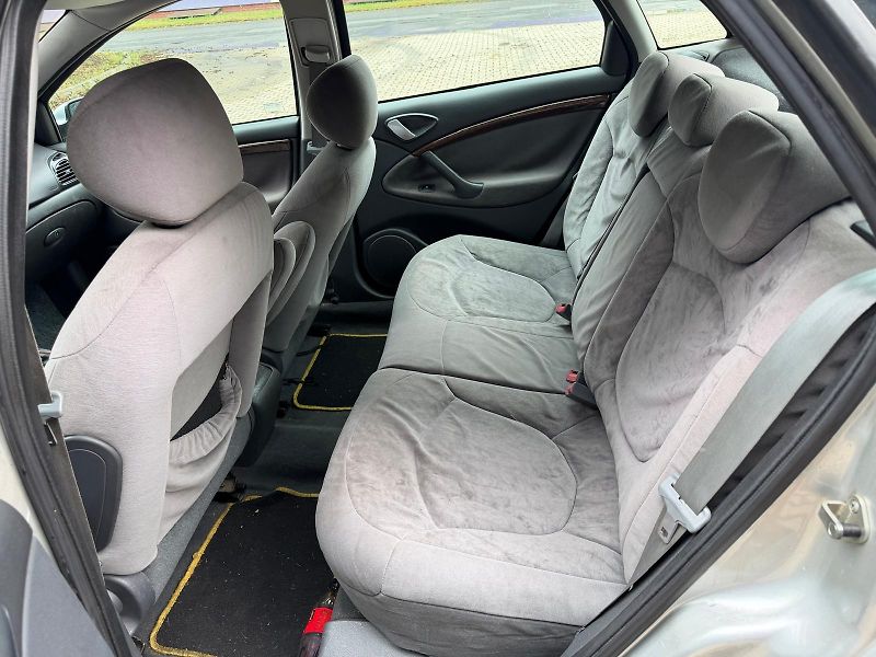 Citroën C5 2,0 HDi  - fotka 13 z 21