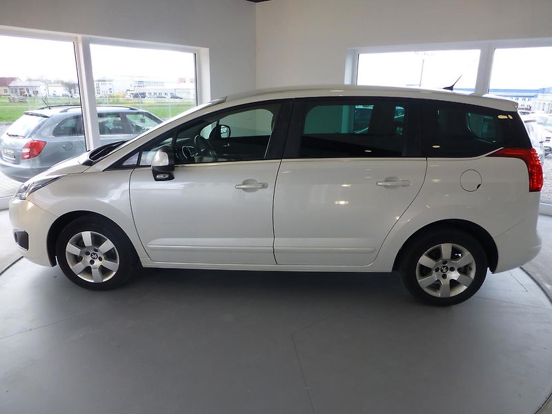 Peugeot 5008 (2014) 1,6HDI*NAVIGACE.*PARKS**NEW - fotka 8 z 24